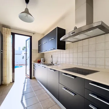 Вилла Casa Maddy - A Charming Location With Every Comfort