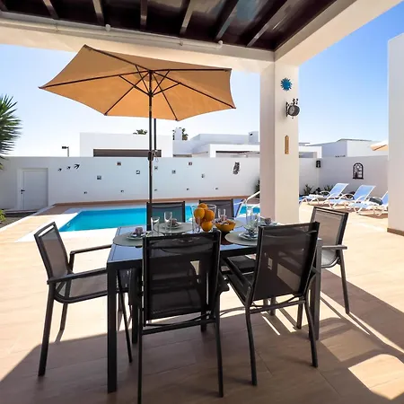 Casa Maddy - A Charming Location With Every Comfort * Playa Blanca